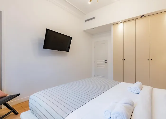 Apartman Spacious Air-conditioned In 8th *