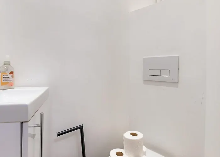 Appartamento Spacious Air-conditioned In 8th